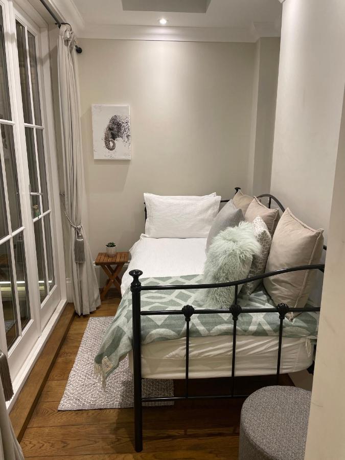 Stylish 3-Bedroom Flat In Kensington London Exterior foto